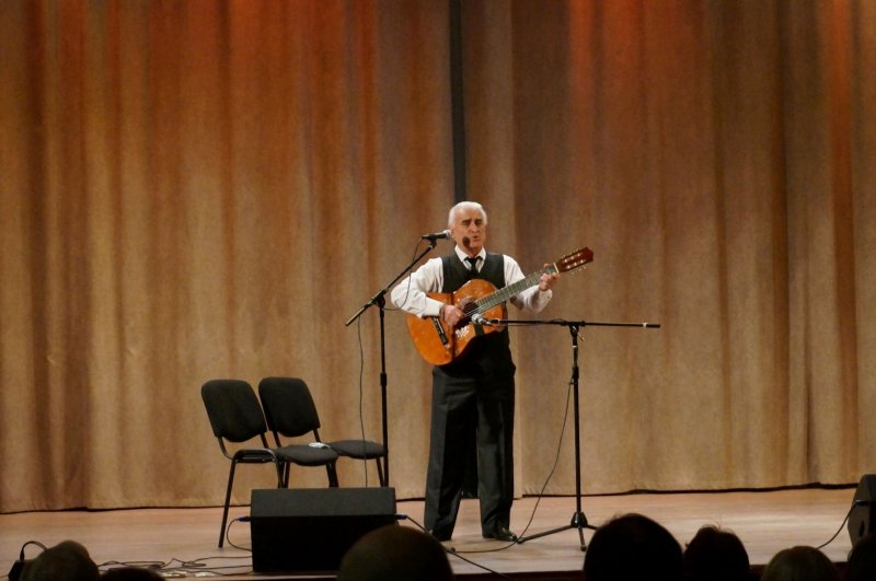 Керим Магомедов - программа, посвященная Булату Окуджаве "Пока Земля вертится"