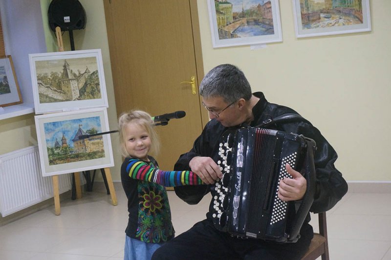 Интерактивный концерт для деток "В гостях у волшебного аккордеона"